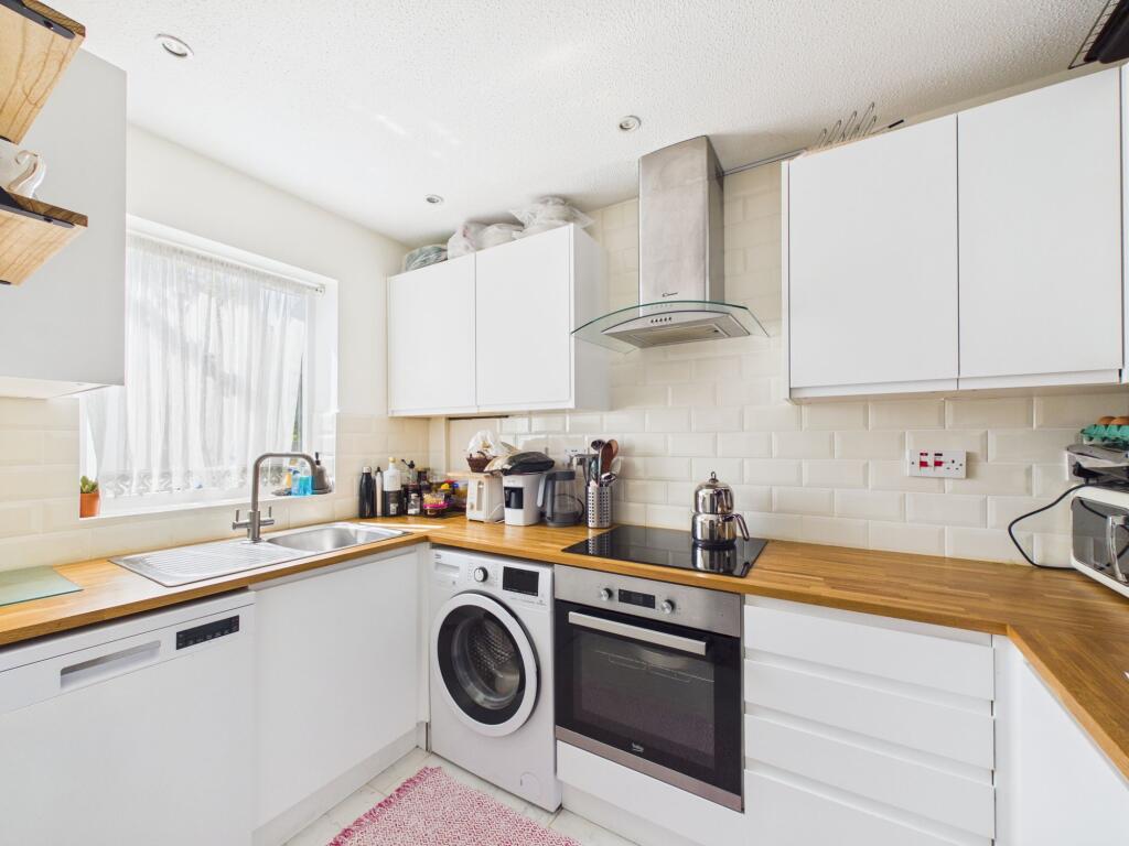 House in Reading, Lower Earley, Earley - View 2