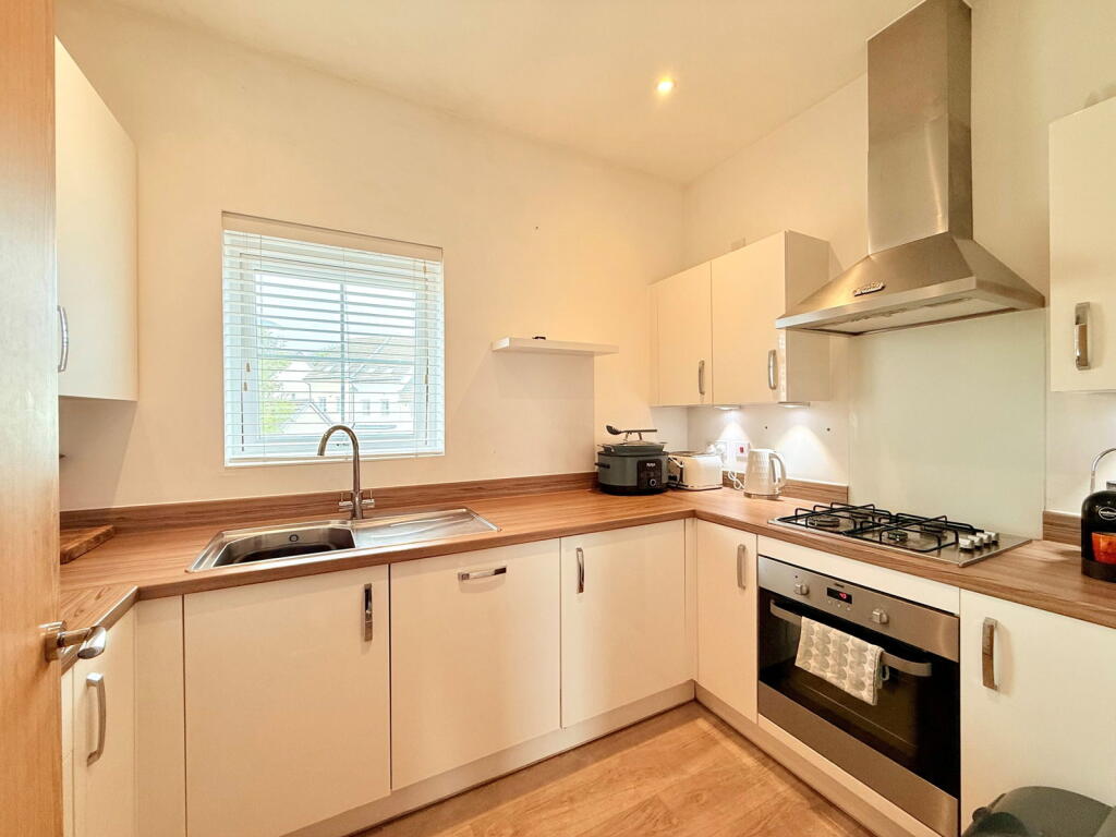 Apartment in Truro - View 5