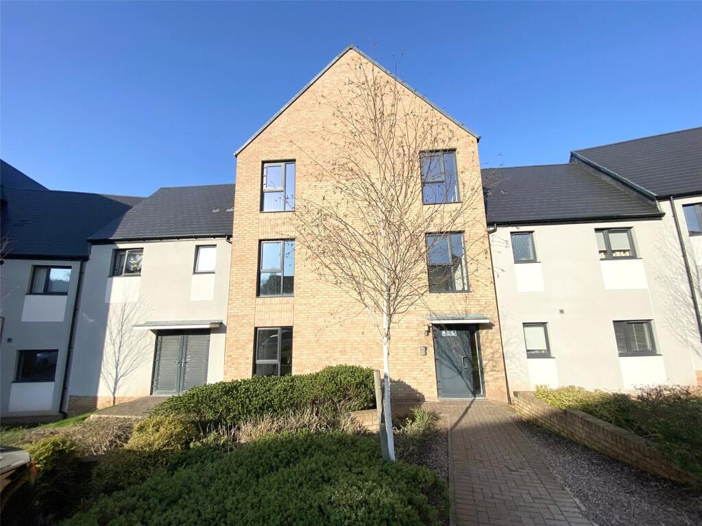 1-bed flat on Parkside Crescent, Ketley, Telford, Shropshire, TF1, £125,000