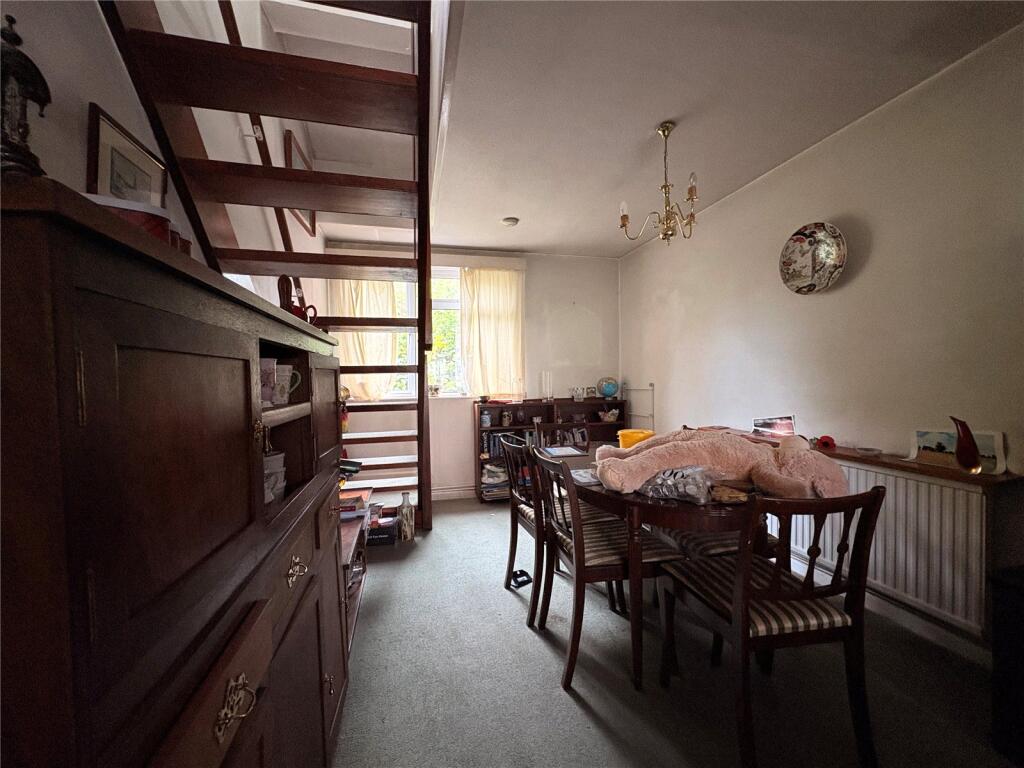 House in Daventry, West Northamptonshire - More