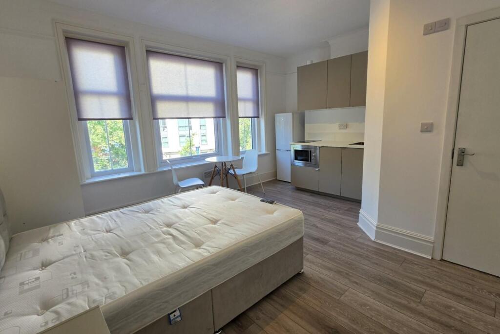 Main image of property: New Broadway, Ealing