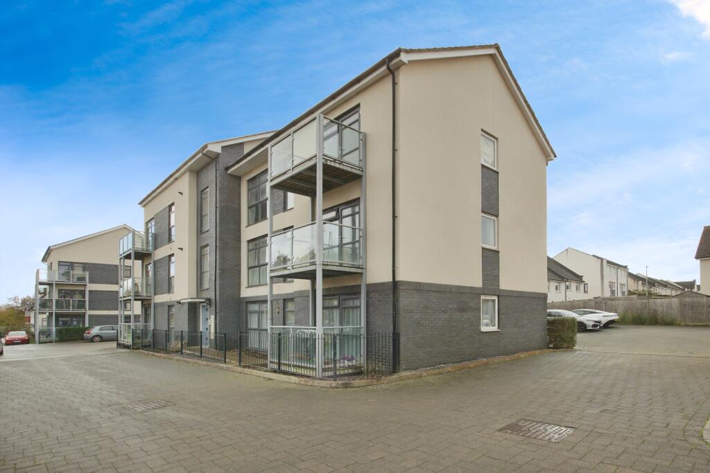 Main image of property: Wood Street, Patchway, Bristol, Gloucestershire, BS34