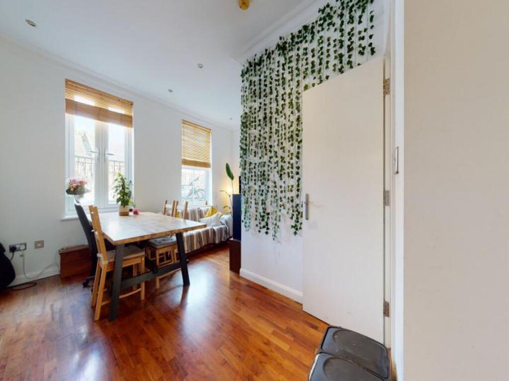 Apartment in London - View 3