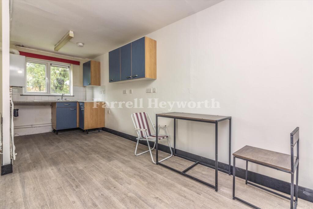 Apartment in Preston - View 3