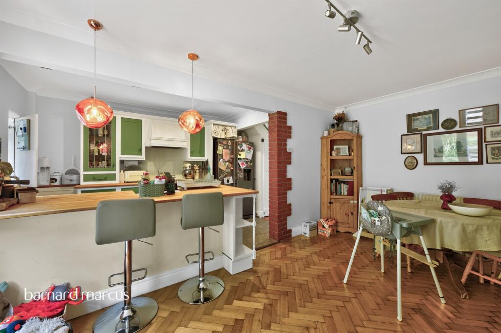 Garlands Road, Redhill - View 5