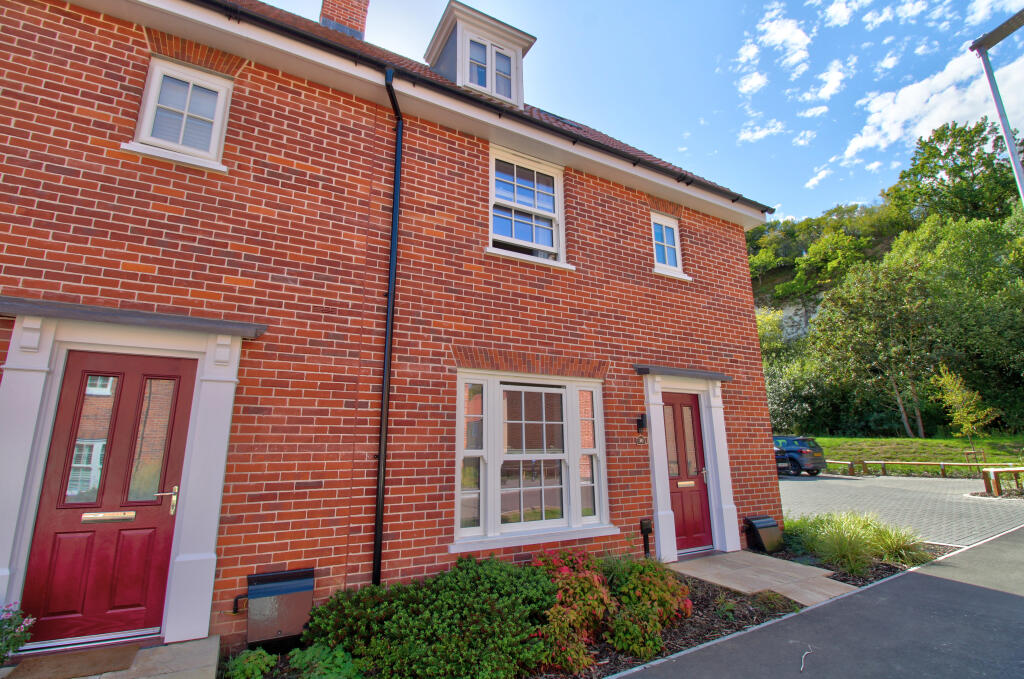 3-bed semi-detached on Sand Martin Way, Needham Market, IP6, £340,000