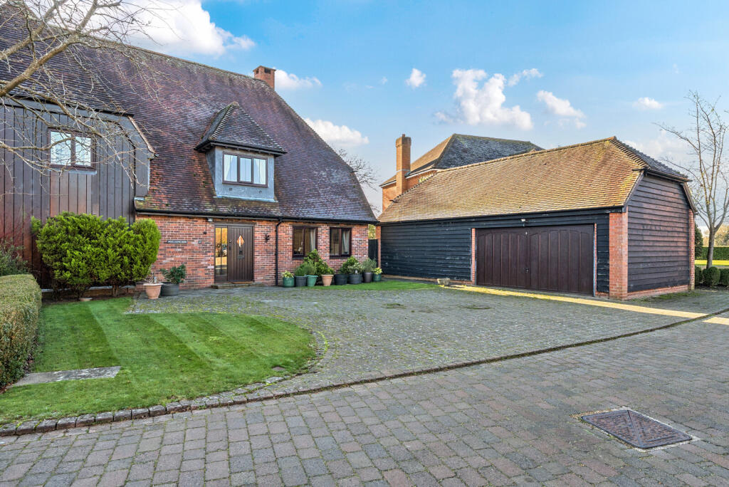 House in Redhill - View 2