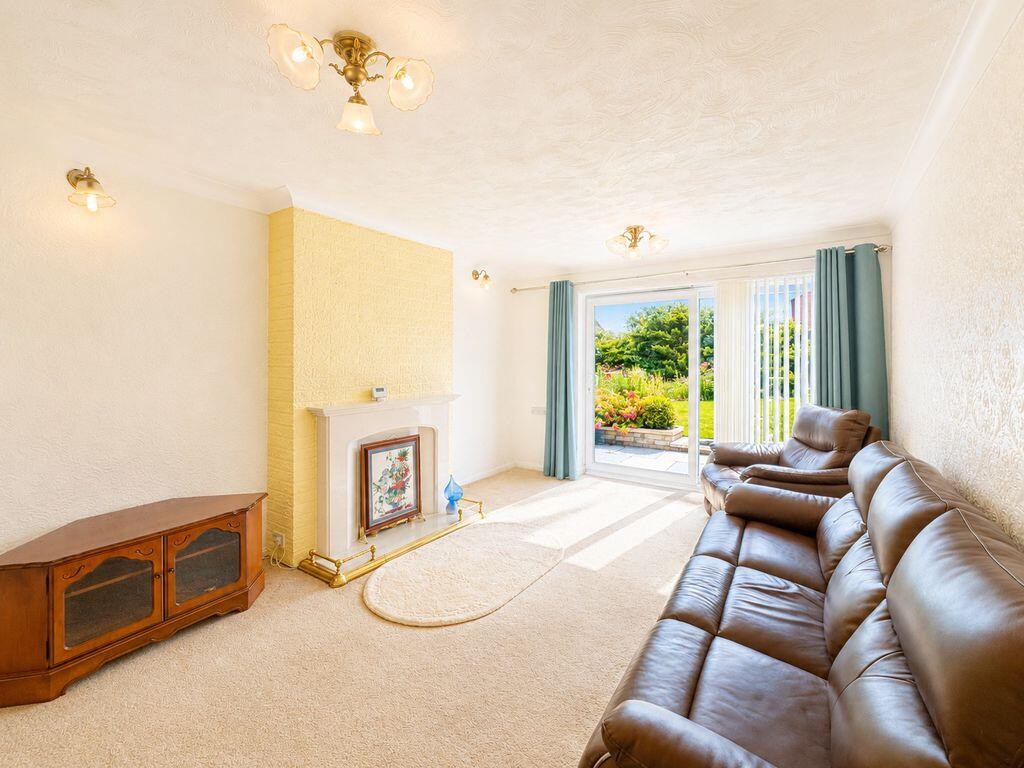 Eastwood Avenue, Burntwood, WS7 2DX photo 3