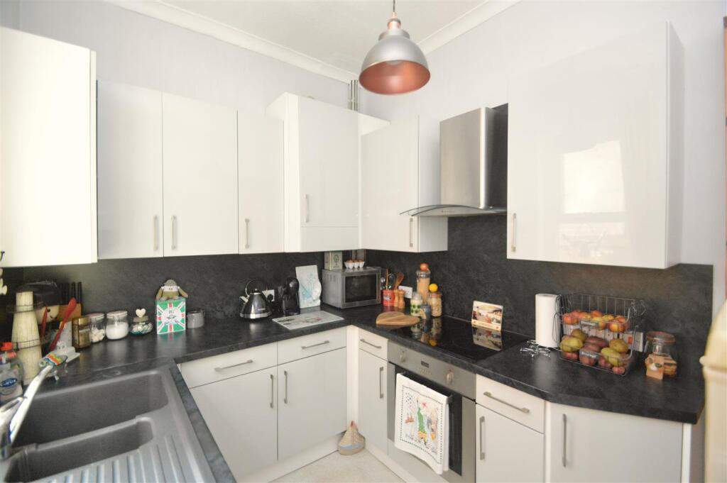 House in Portsmouth - View 4