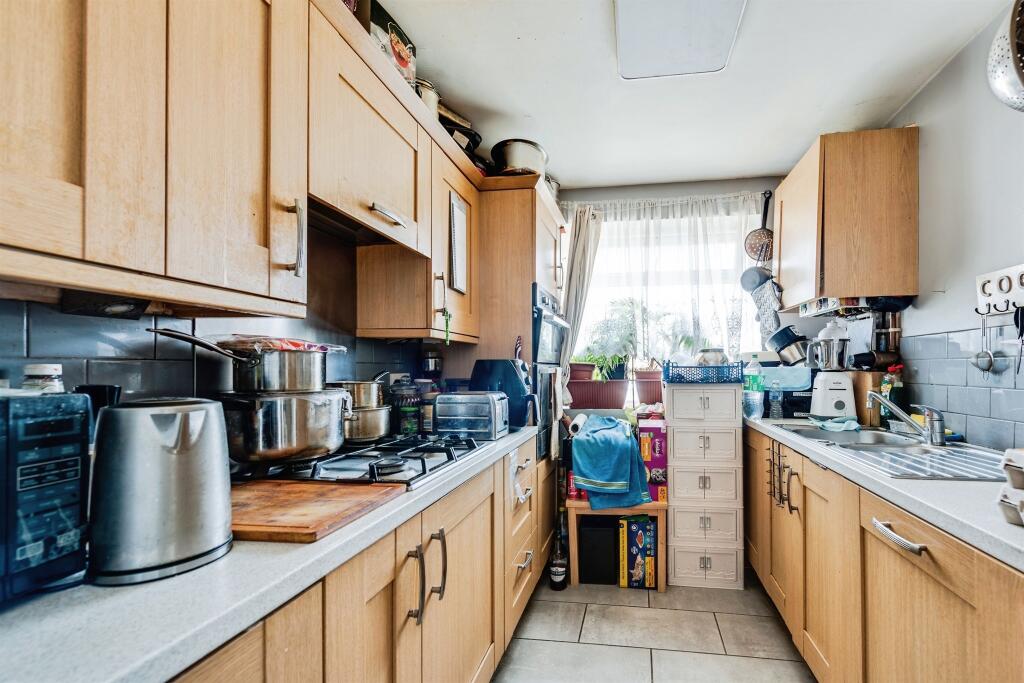 Apartment in Swindon - View 5
