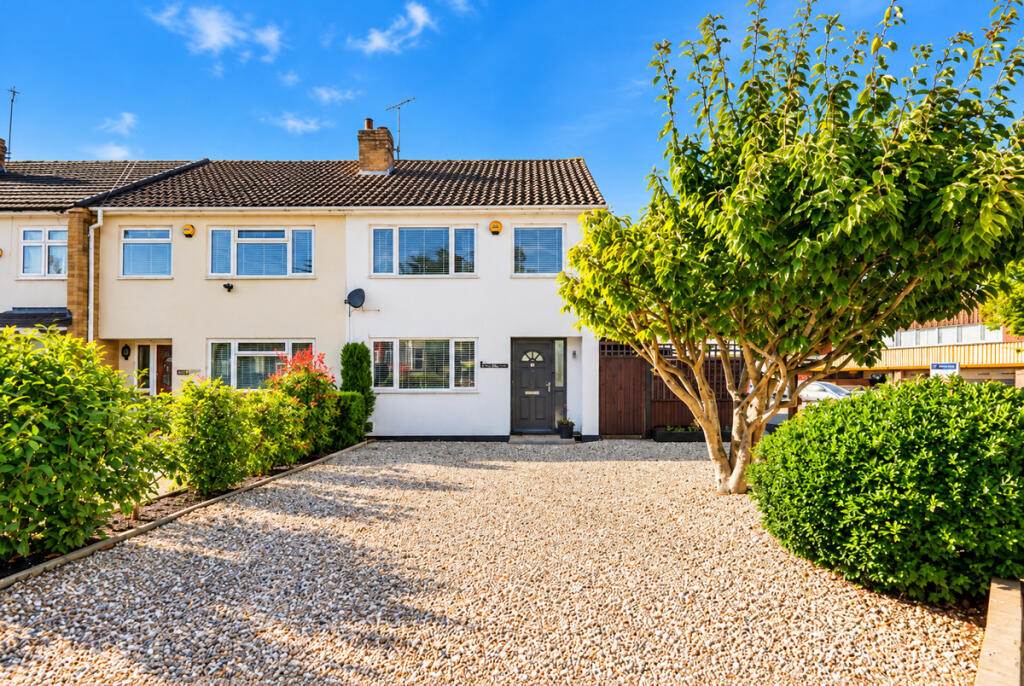 House in Basildon, Essex - View 2
