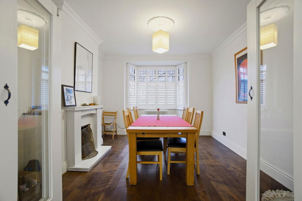 Broadwater Road, Tooting SW17 photo 3
