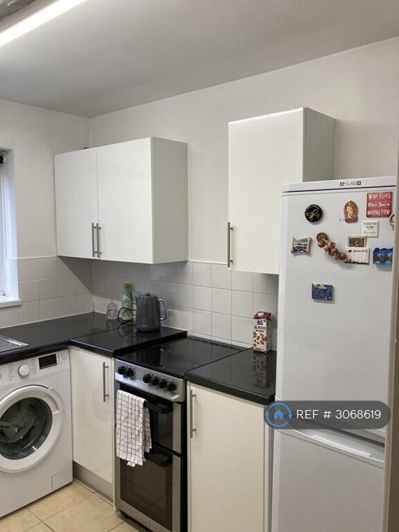 Apartment in St Albans - View 5