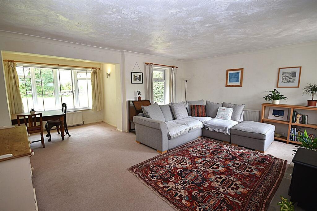 Valley Road, Macclesfield, SK11 photo 3