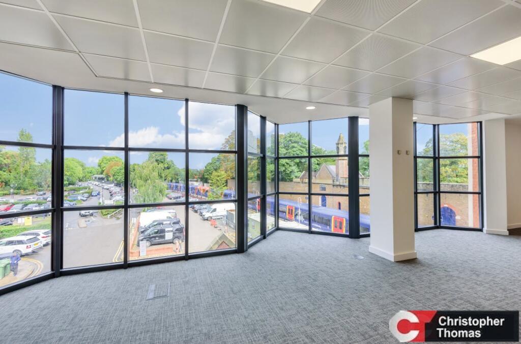 b15bc74c1a3846d69a8b ee5.jpg