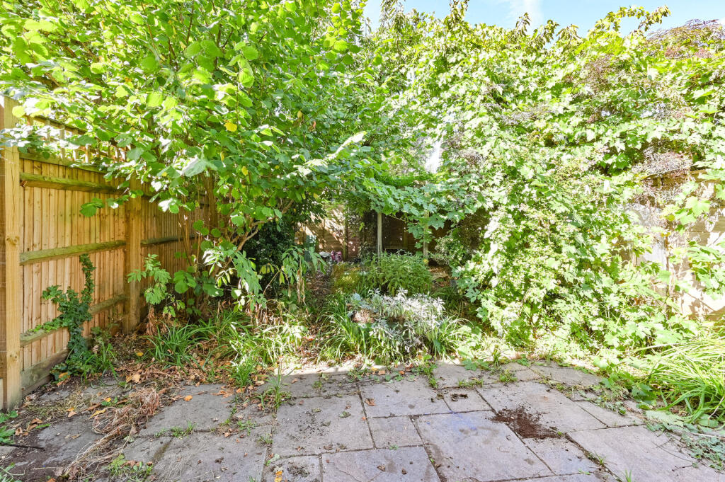 House in London - View 5