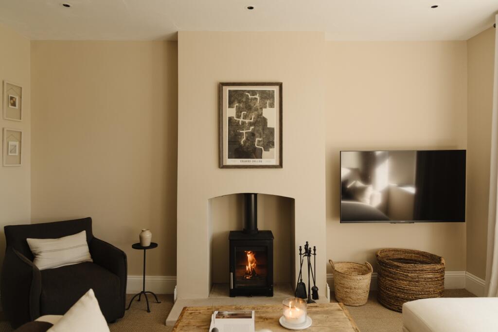 House in Gloucester - View 5