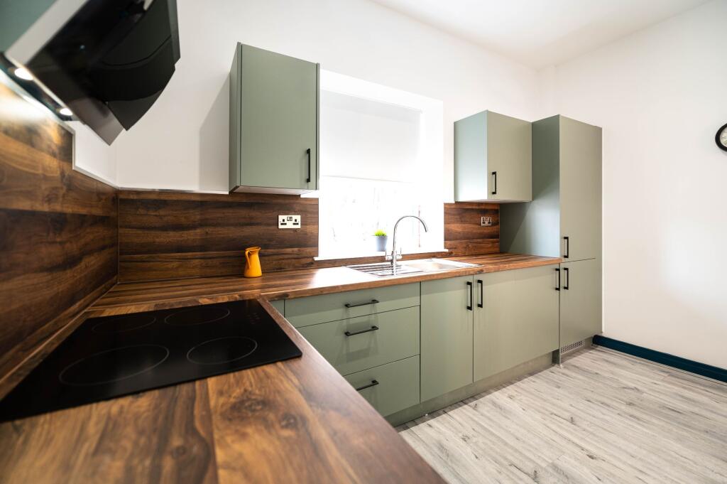 Apartment in Tameside, Greater Manchester - View 4