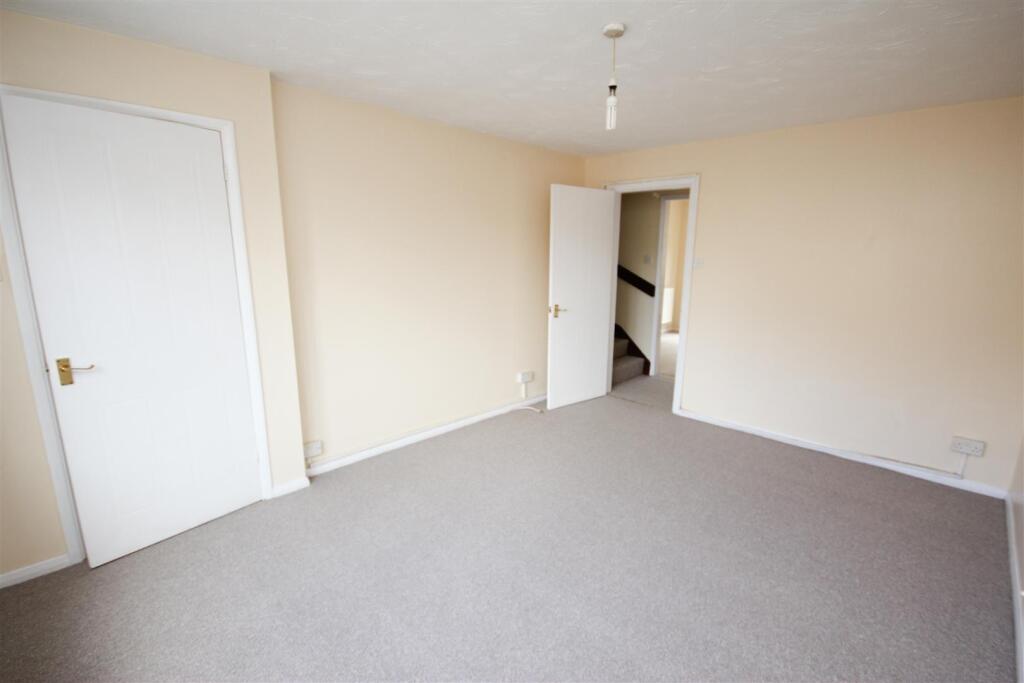 House in Wellingborough - View 3