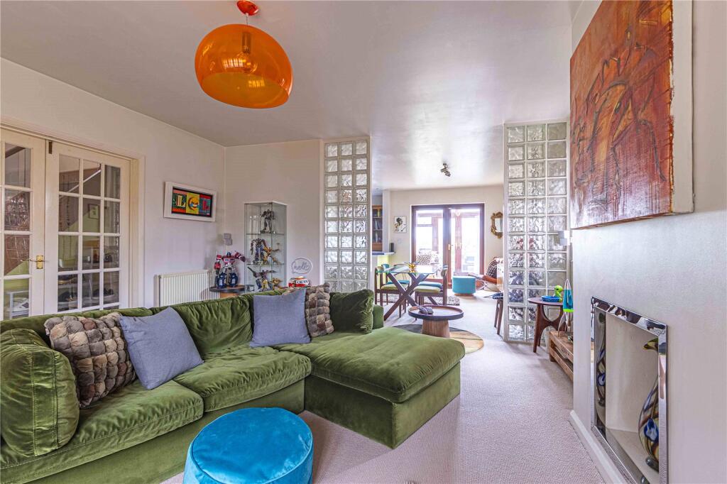 Knolls View, Leighton Road, Northall, LU6 photo 3