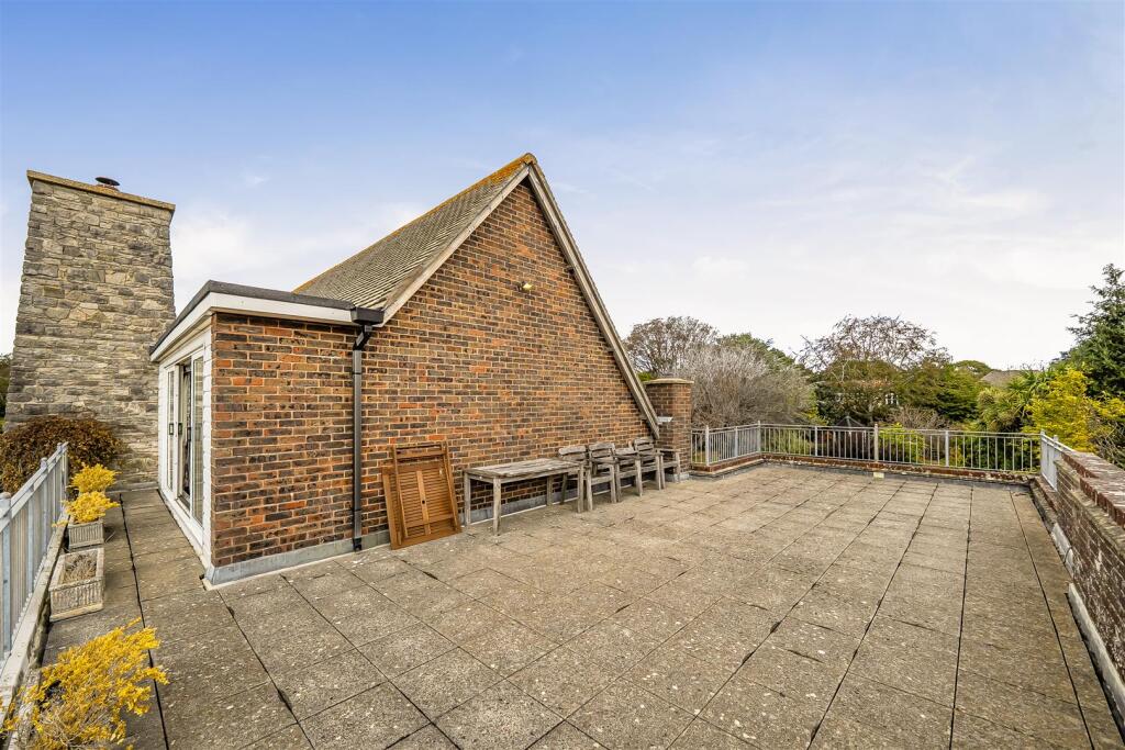 House in Southampton - View 5