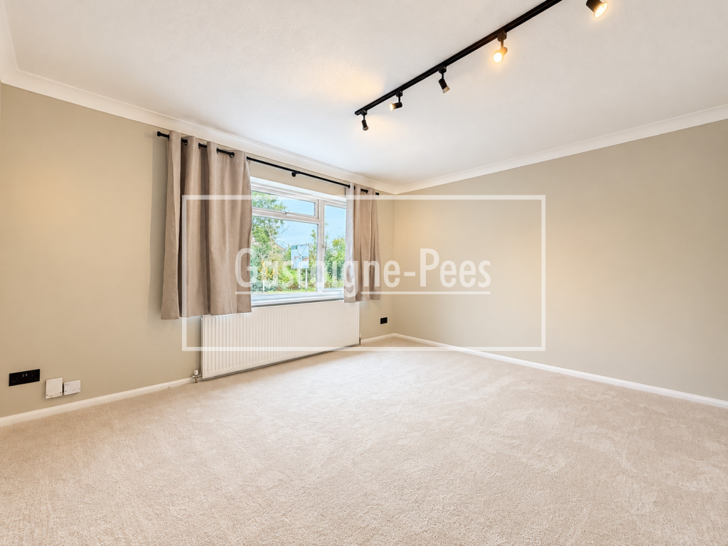 House in Guildford, Surrey - View 3