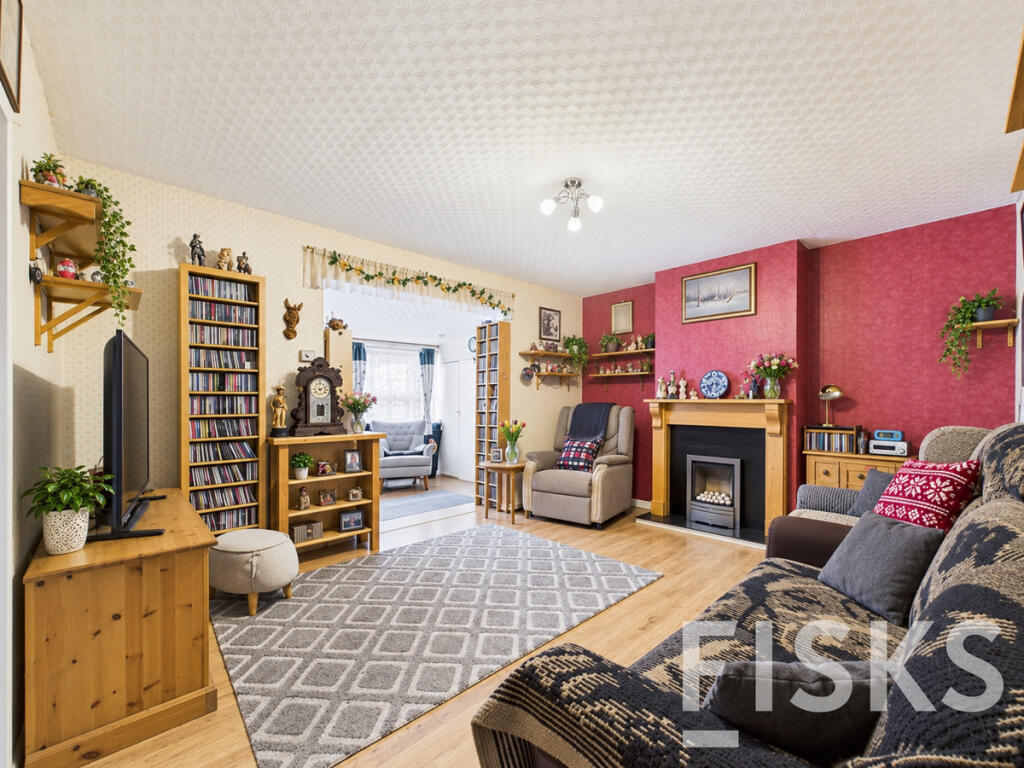 House in Castle Point, Canvey Island - View 4