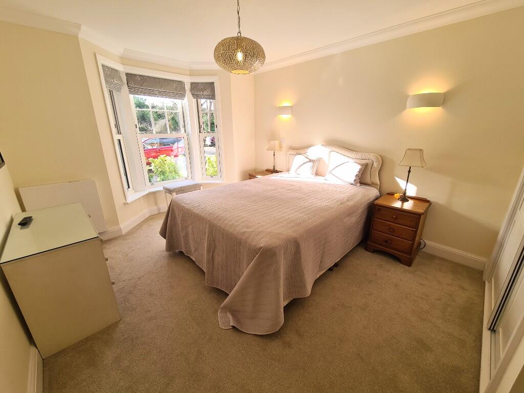Dukes Ride, Crowthorne, Berkshire, RG45 - View 6