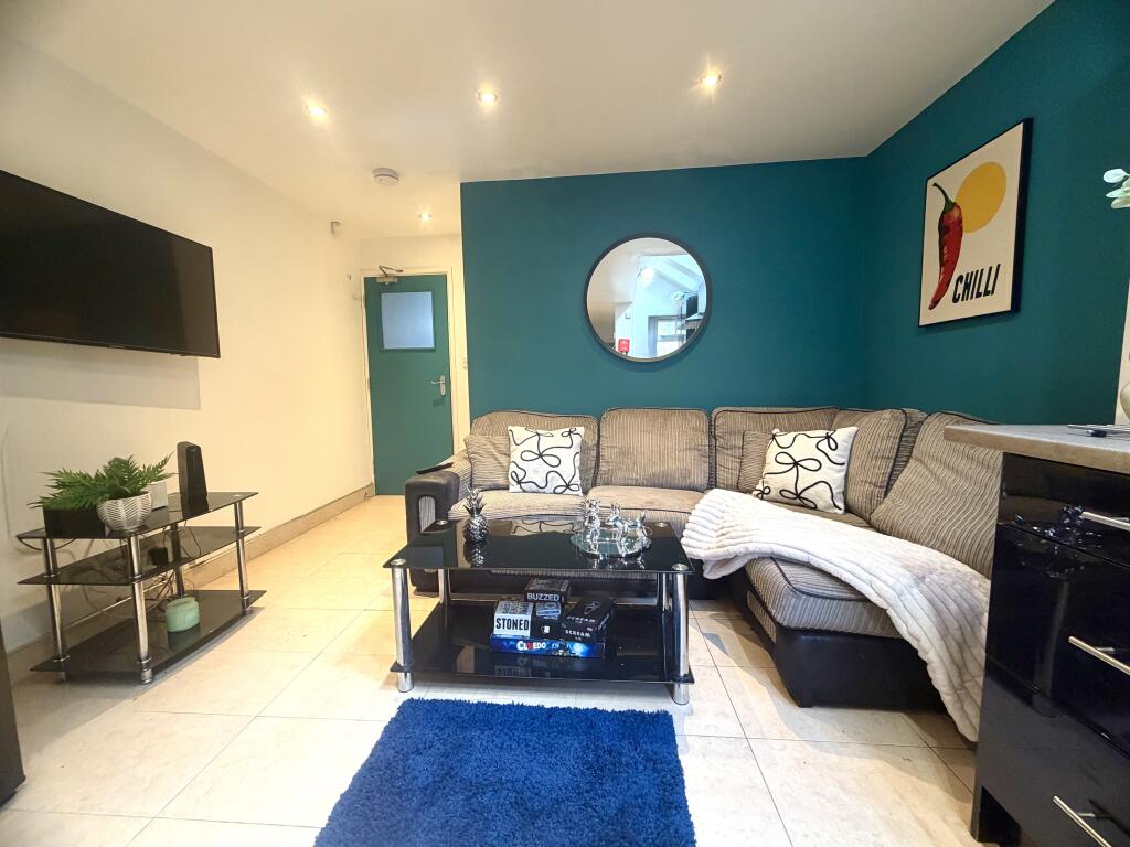 Additional image 2 of Warwards Lane - 5 bed, Selly Oak, West Midlands, B29