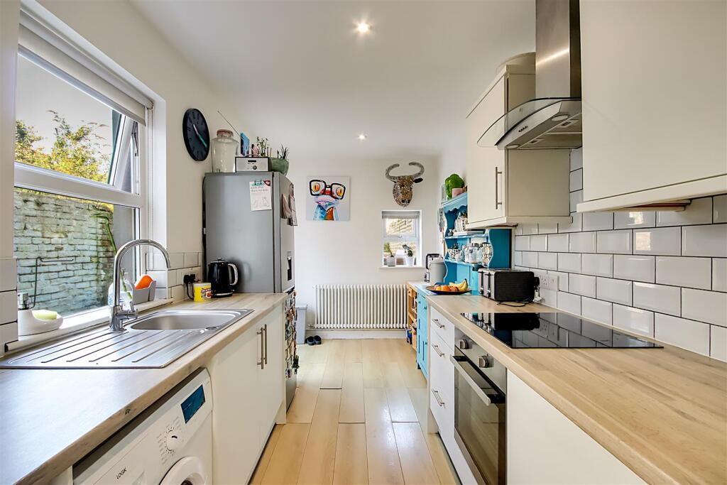 Wenban Road, Worthing, BN11 - View 3