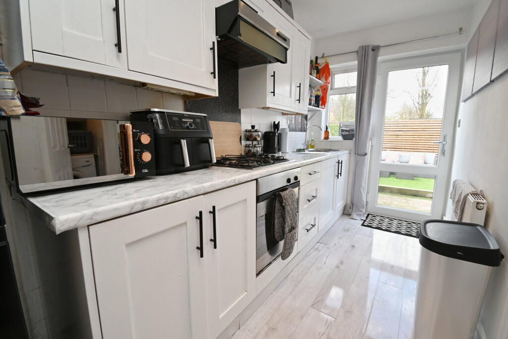 Churchfield Avenue, Cudworth, Barnsley, S72 8LA photo 3