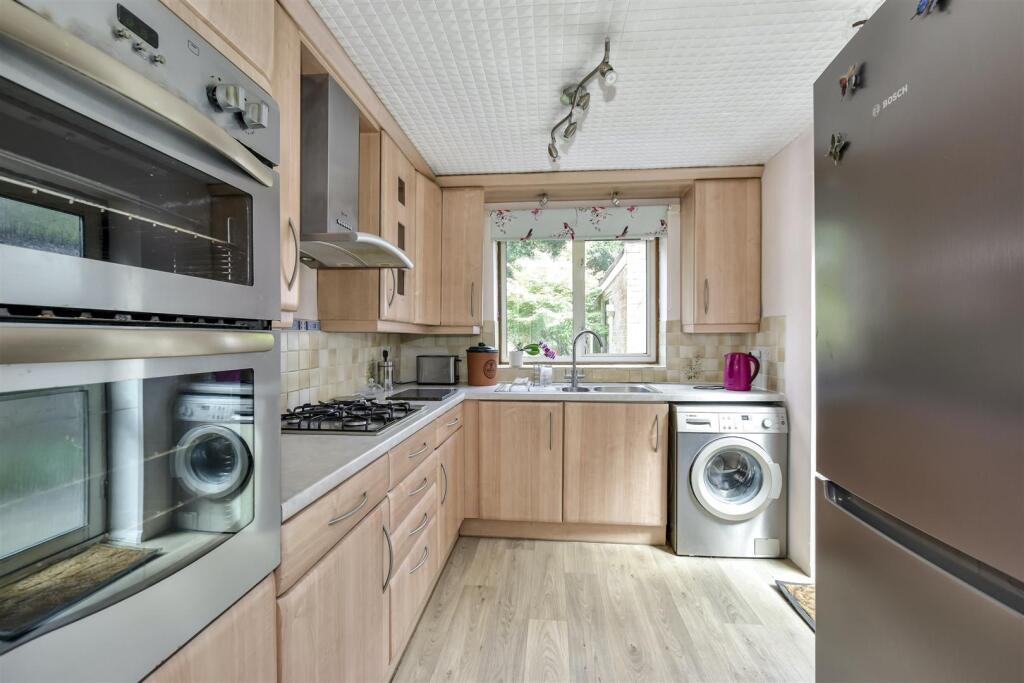 House in Berkhamsted, Chiltern Park - More