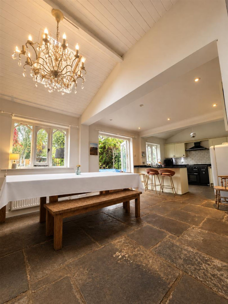 House in Three Rivers, Croxley Green - View 4