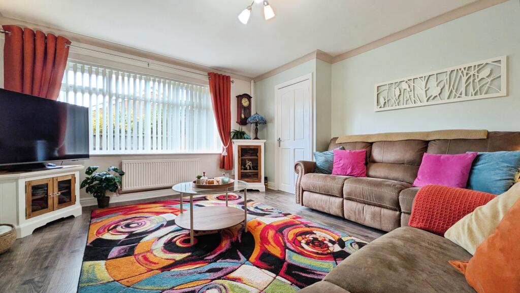 House in Oldham, Greater Manchester - View 5