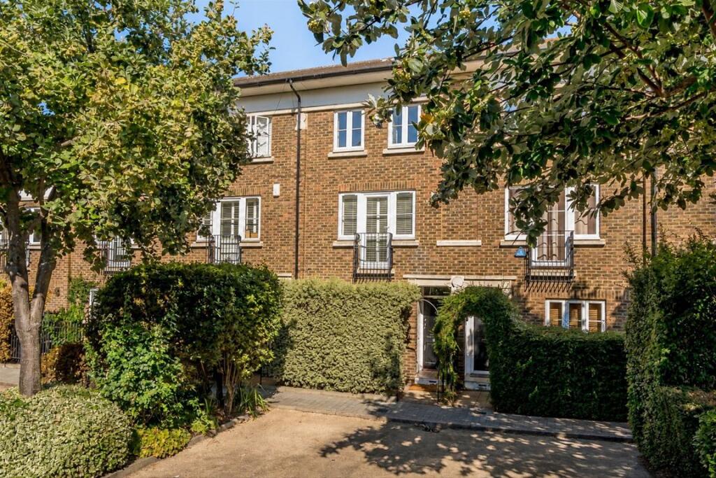 Main image of property: Hurlingham Square, London