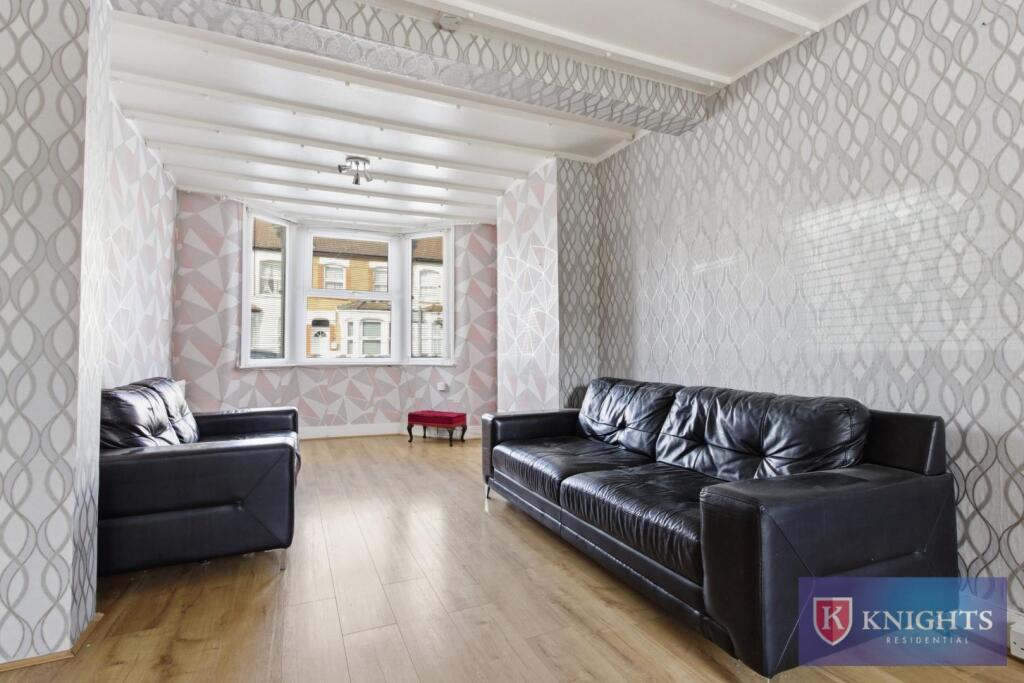 House in London - View 2