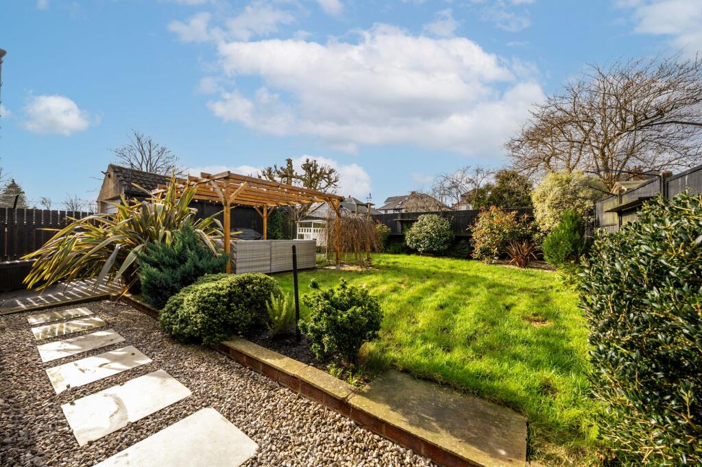 Ash Road, Harrogate, HG2 photo 3