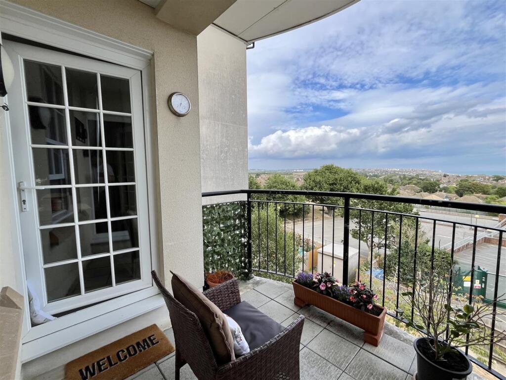 Apartment in Rother, Pebsham, Bexhill-on-Sea - View 4