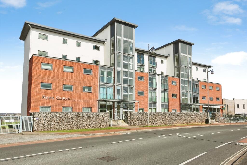 Main image of property: Rope Quays, Gosport