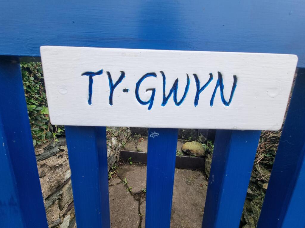 Main image of property: Ty Gwyn, Carreg y Gath