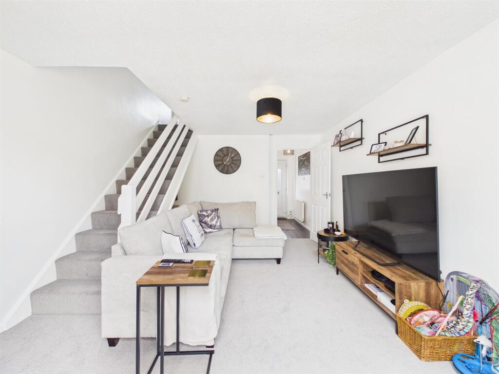 House in Stroud, Hardwicke Green, Hardwicke - More