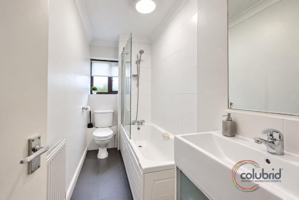 Apartment in Romford - View 5