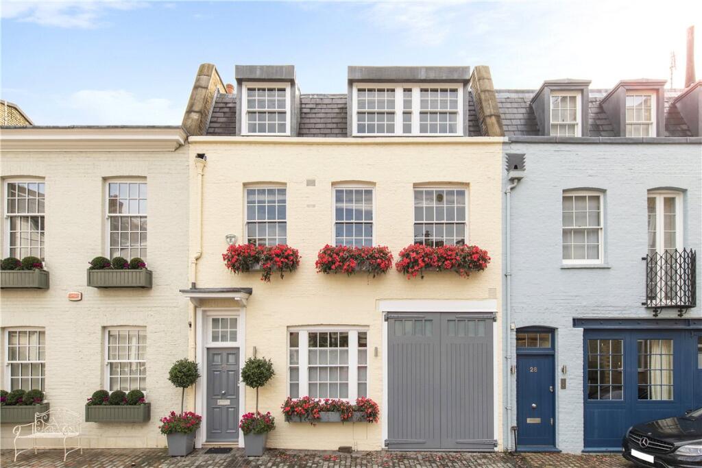 3 bedroom mews property for rent