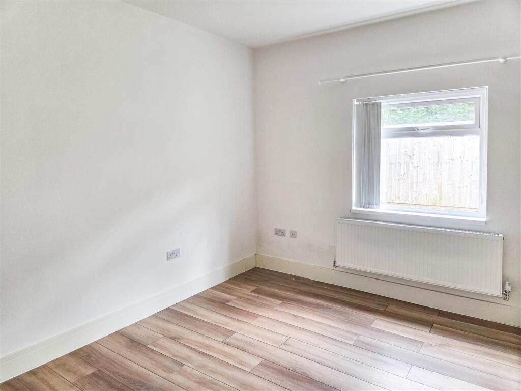 House in Hyndburn, Alleytroyds, Scaitcliffe - More