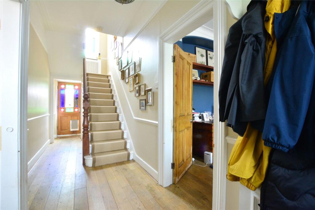 House in London - View 3