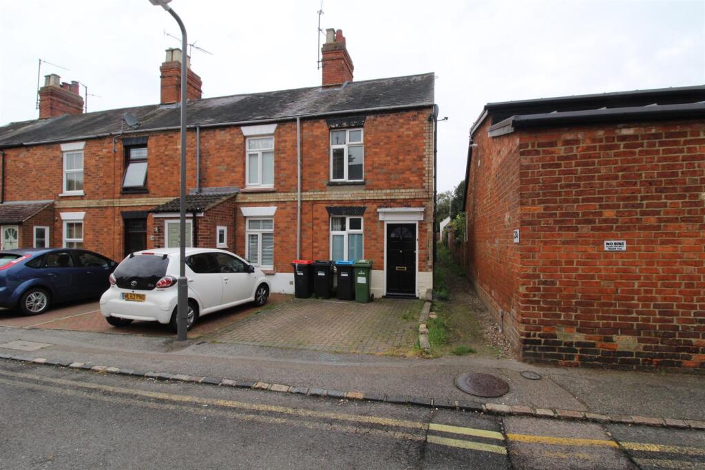 Main image of property: King Street, Stony Stratford, Milton Keynes, MK11 1EE