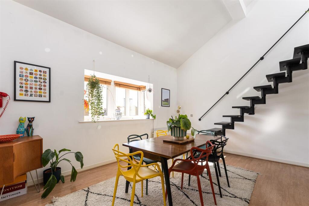 Apartment in London - View 3
