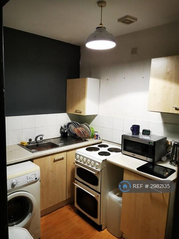 Briercliffe Road, Burnley, BB10 photo 3