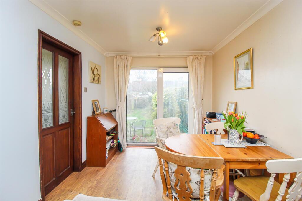 House in Wakefield - View 4
