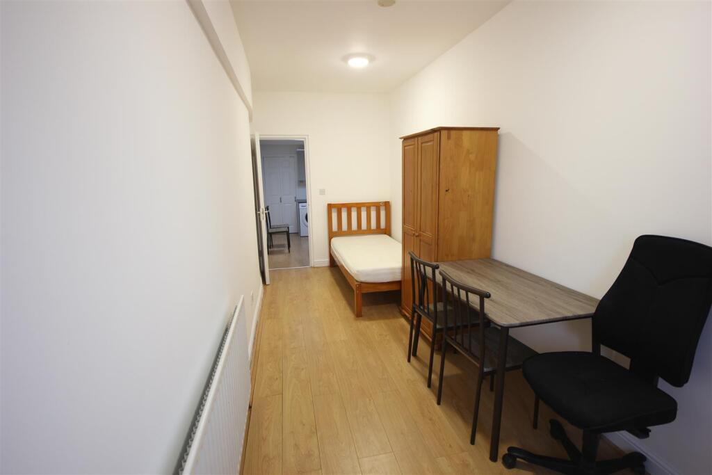 Main image of property: Derwent Avenue (Annex), Mill Hill